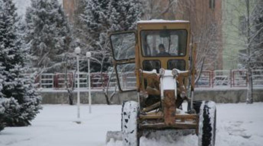 Erzincan'da 182 k&ouml;y yolu ulaşıma kapalı