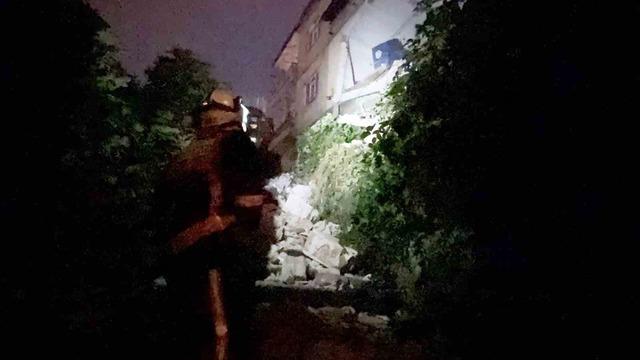 Zonguldak’ta iki katlı binada göçük 4