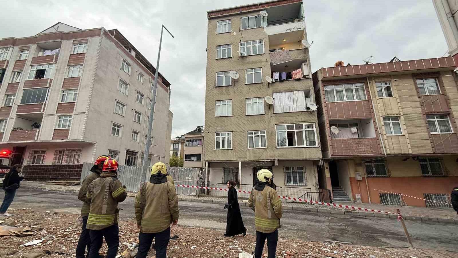 Küçükçekmece’de 7 katlı bina tahliye edildi