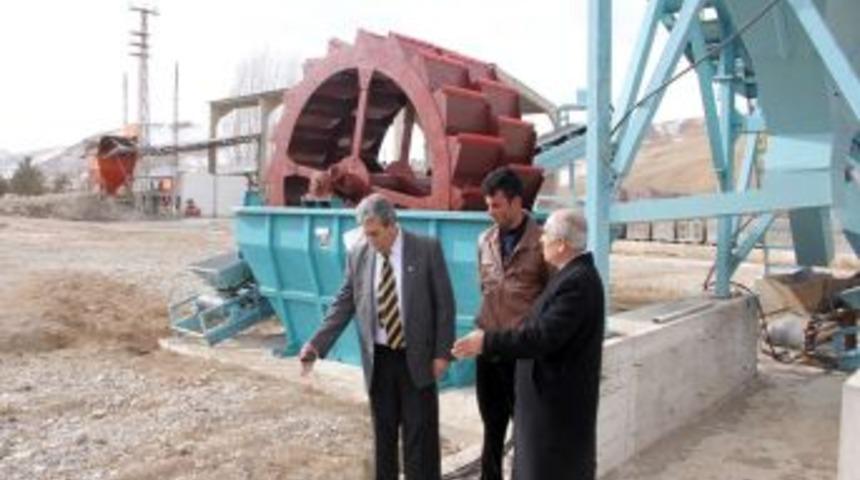 Havanın yumuşak seyrettiği Bayburt'ta yaza hazırlıklar şimdiden başladı