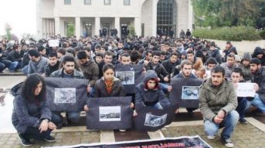 Mersin Üniversitesi öğrencilerinden protesto
