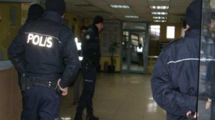 Selim Sadak'ın oğlu, yolsuzluk iddiasıyla g&ouml;zaltına alındı