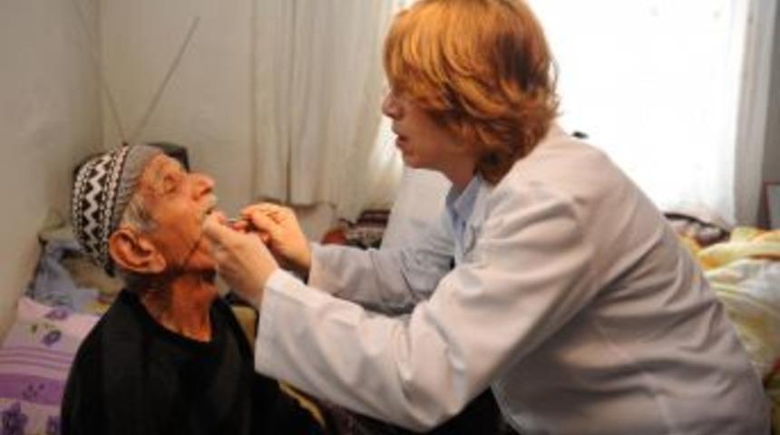 Antalya B&uuml;y&uuml;kşehir'den 2 bin 500 ihtiya&ccedil; sahibine evde bakım hizmeti