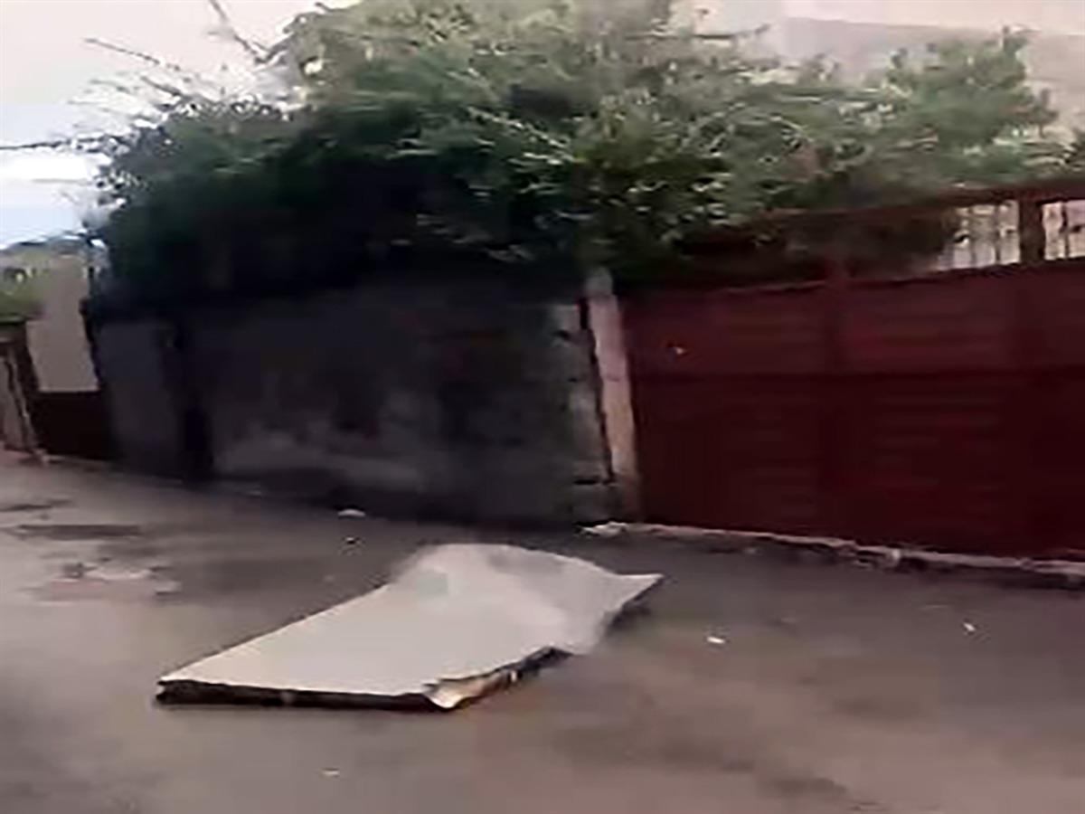 Adana da sağanak sonrası alt ge&ccedil;idi su bastı; otomobilde mahsur kaldılar 1