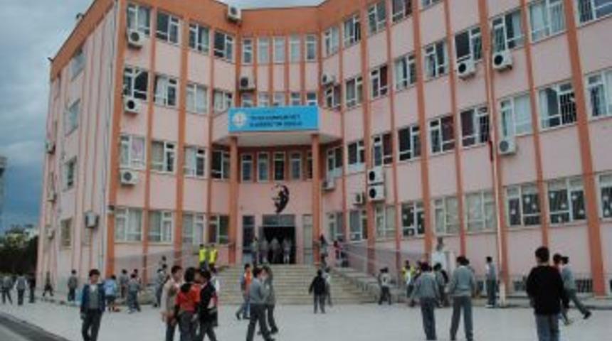 Öğrenciler, temizlik timi kurdu