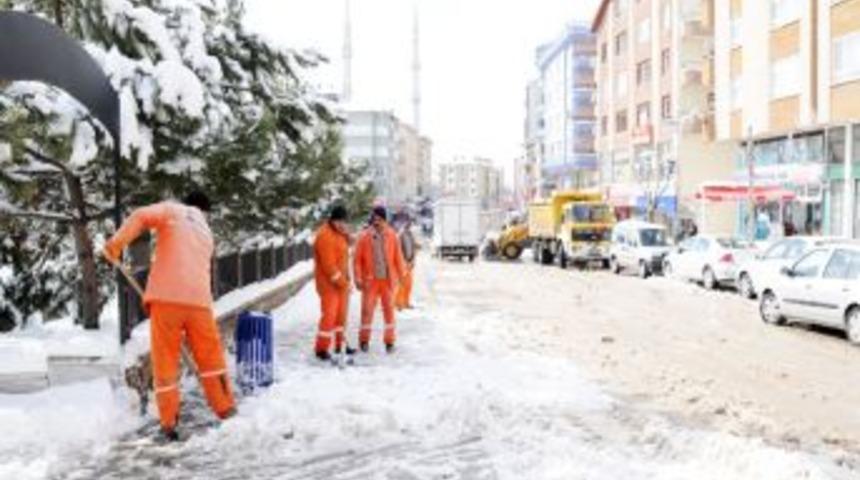 Pursaklar'da kış sorunsuz ge&ccedil;iyor