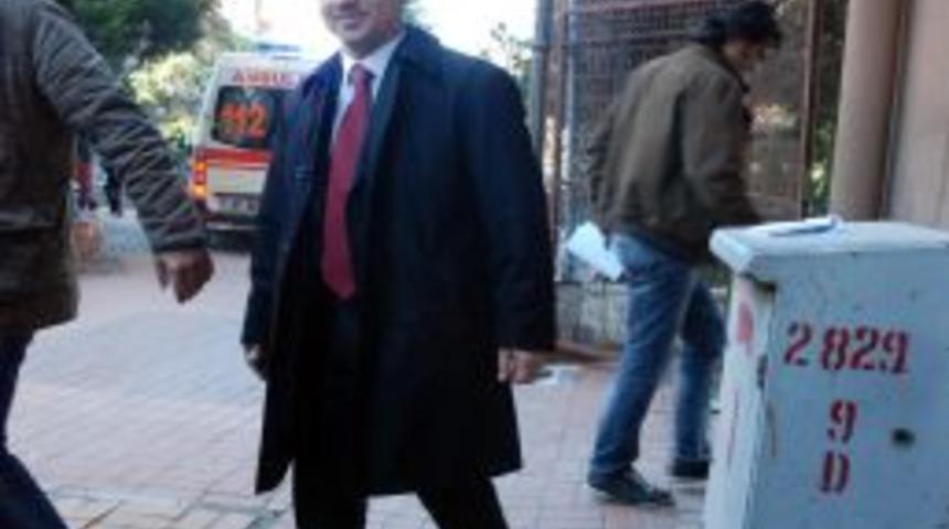 G&uuml;mr&uuml;k operasyonunun ihbarı, G&uuml;mr&uuml;k Bakanı'na gitmiş