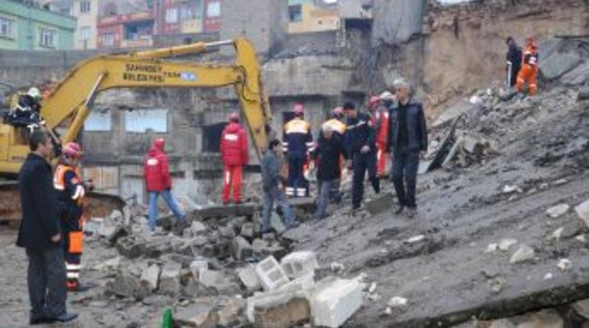 Tahmazoğlu: G&ouml;&ccedil;&uuml;ğ&uuml;n yaşandığı mahalle afet b&ouml;lgesi ilan edilmeli