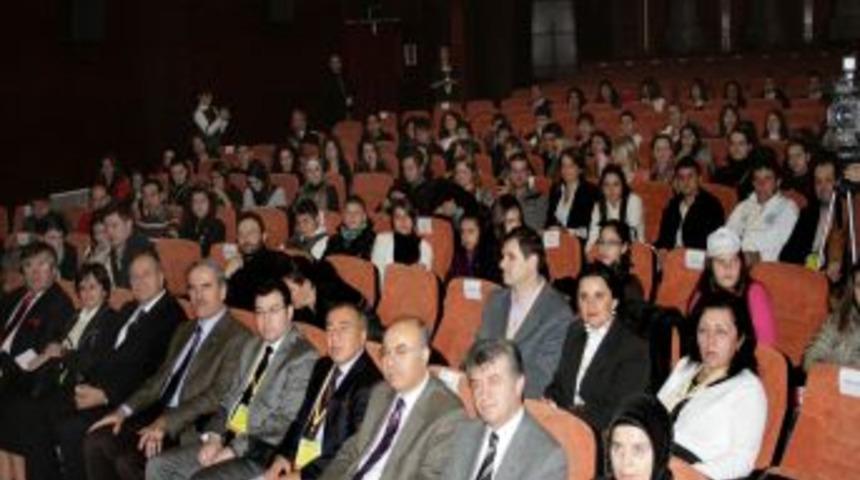 &Ccedil;ocukları buluşturan kongre