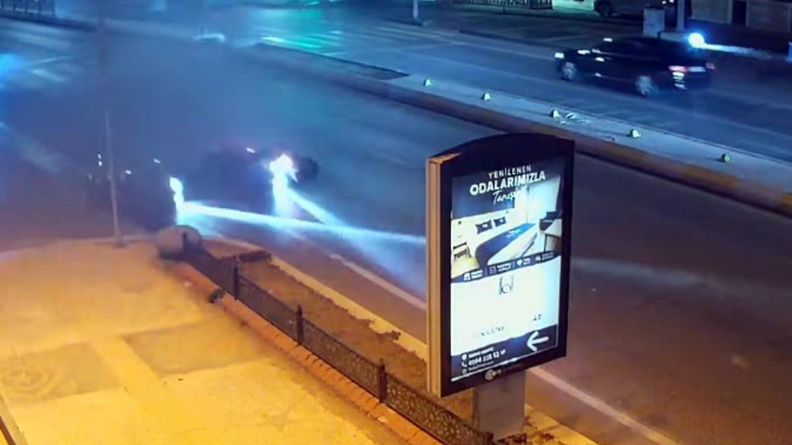 Motosiklet kazası kameraya böyle yansıdı 👉