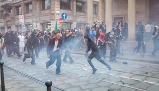 Milano'da protestocular polisle &ccedil;atıştı