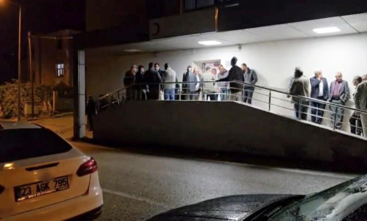 Düğün yolunda feci kaza: Otomobilin çarptığı amca öldü, yeğeni yaralandı 1