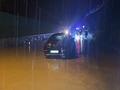 �ile'de sa�anak ya���: 2 ki�i otomobilde mahsur kald�