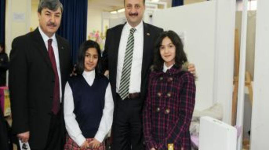 &Ccedil;evreci &ouml;ğrenciler projeleriyle yarıştı