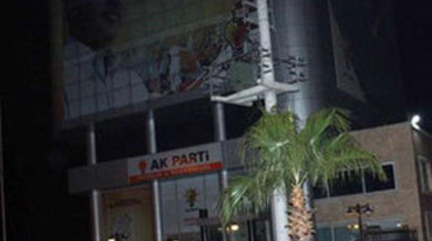 AK Parti il binasına saldırı...