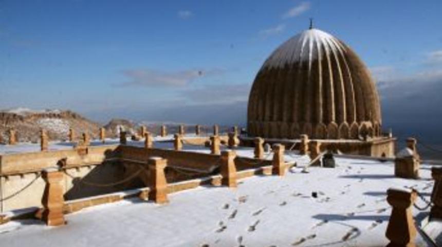 Mardin'de kar yağışı etkili olmaya başladı
