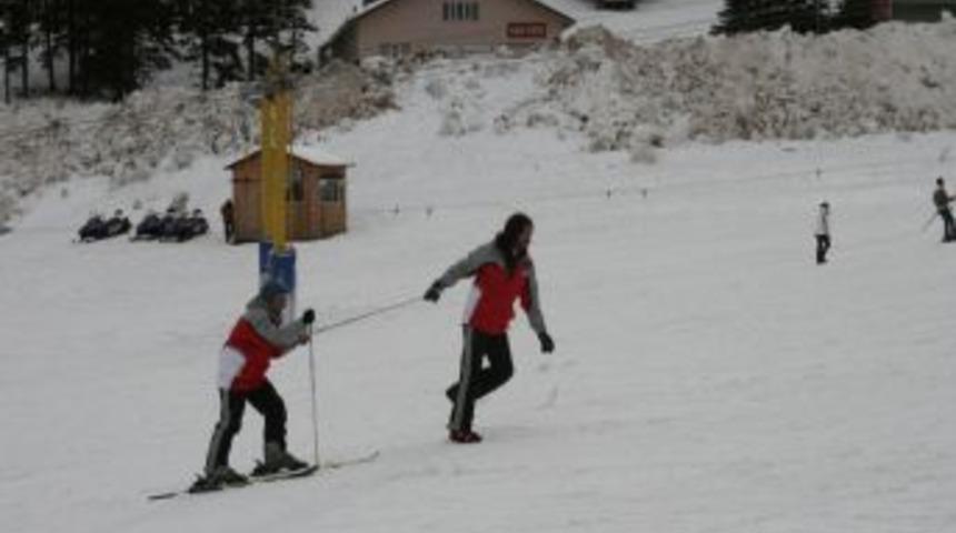 Uludağ&rsquo;da kar kalınlığı iki metreye yaklaşıyor