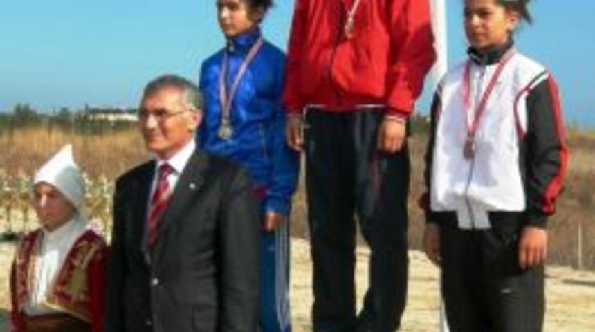 T&uuml;rkiye Kul&uuml;plerarası Kros Ligi eleme yarışlarında T&uuml;rkiye Şampiyonu Antalya'dan