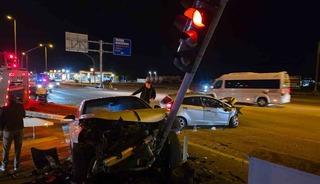 Bandırma Hastane Kavşağı&rsquo;nda trafik kazası: 3 yaralı