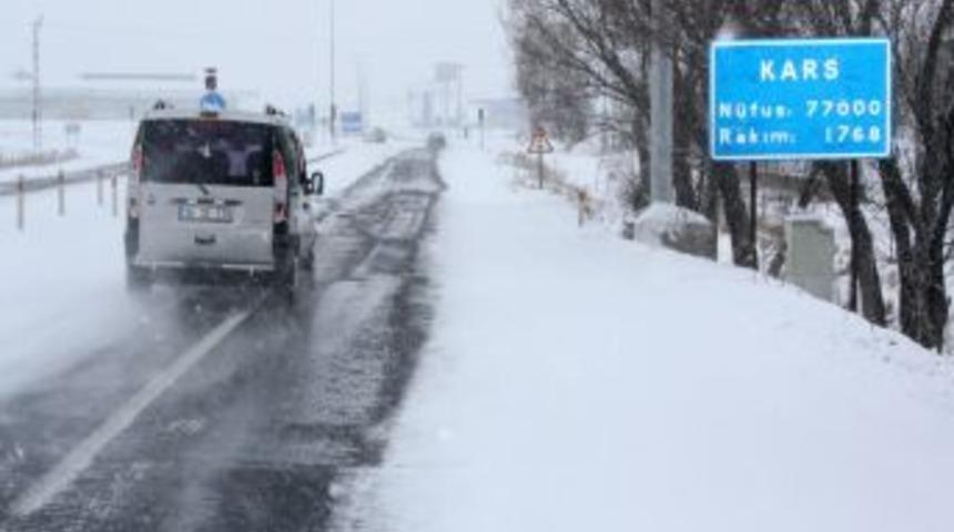 Kars&rsquo;ta 28 k&ouml;y yolu ulaşıma kapandı