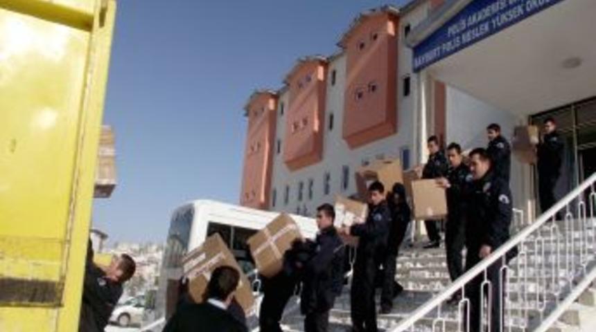 Bayburt'ta fakir bin &ouml;ğrenciye giyim yardımı yapılıyor