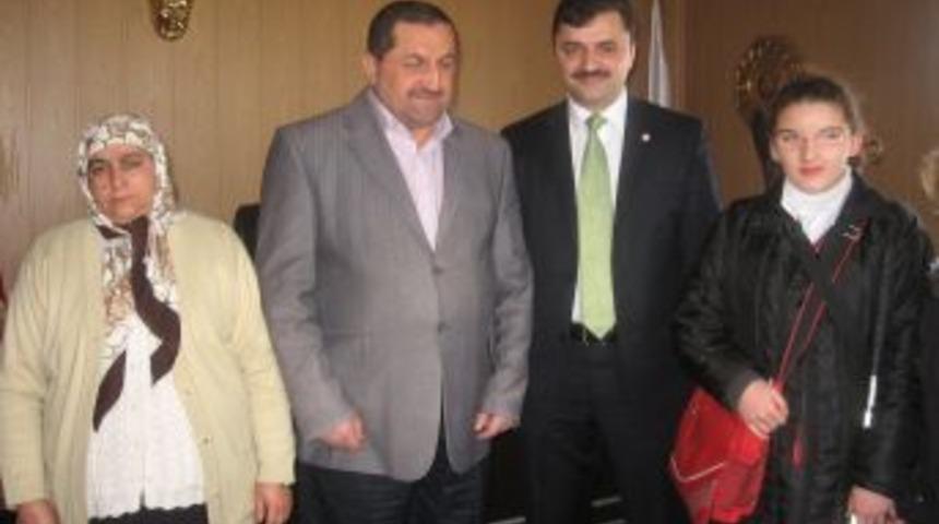 Verilen hediyeler engellilerin g&ouml;z&uuml; kulağı oldu