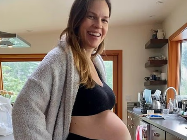 Hilary Swank'ten 52 yaşında üçüncü bebek müjdesi!