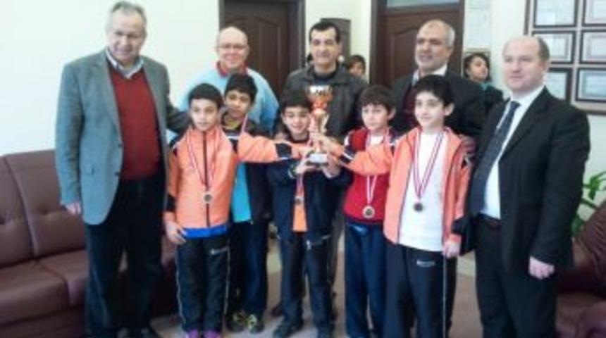 G&uuml;len Koleji masa tenisinde Hatay şampiyonu oldu