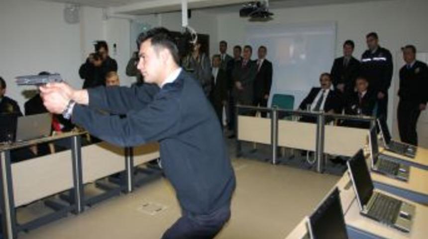 Polis akıllı sınıflarda senaryolu atış yapacak