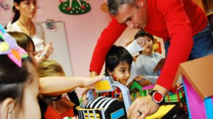 &Ouml;ğrenciler, futbolcularla birlikte Bursa'yı tasarladı