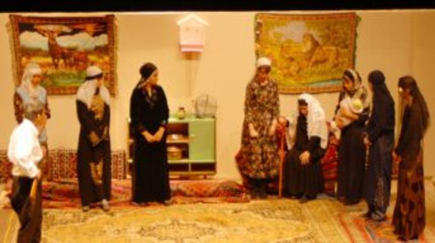 Uluslararası Tiyatro Festivali'ne 37 okul m&uuml;racaat etti