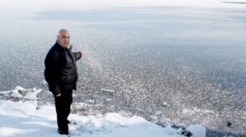 Şeker G&ouml;l&uuml; eksi 18 derece soğukta buz tuttu