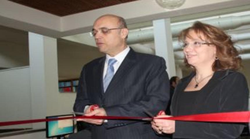 İstanbul &Uuml;niversitesi'nden engelli &ouml;ğrencilere 'Engelsiz Bilgi Merkezi'