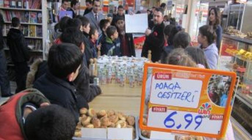 Bilin&ccedil;li t&uuml;keticiliği alışveriş merkezinde &ouml;ğrendiler