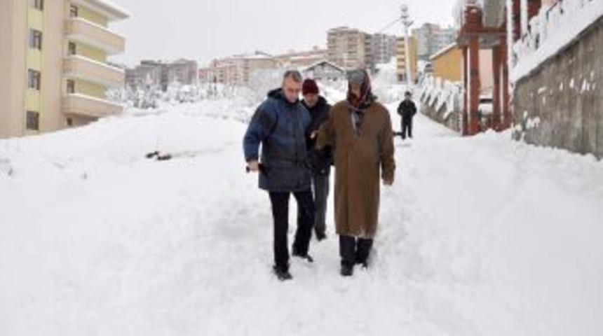 B&ouml;brek hastasını, diyaliz merkezine Belediye Başkanı &Ccedil;imenoğlu ulaştırdı