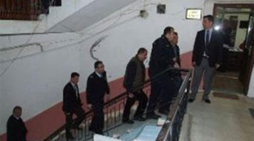 Bir gecede 14 avukatlık b&uuml;rosu soyuldu