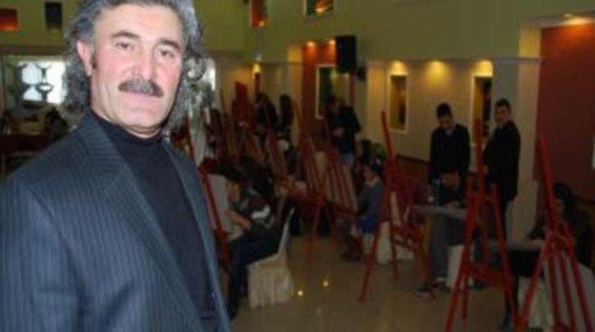 Ev hanımları ile engelliler, resim yaparak stres attı