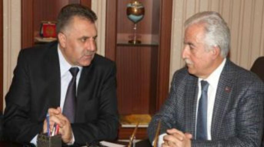 Aldırmaz: Camilerimize b&uuml;y&uuml;k &ouml;nem veriyoruz