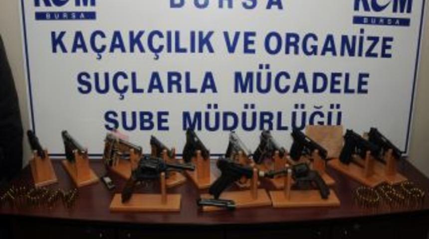 Silah tacirlerine operasyon: 15 zanlı adliyede