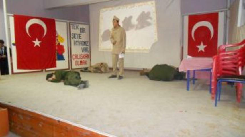 Suşehri'nde Sarıkamış şehitleri g&ouml;zyaşları ile anıldı