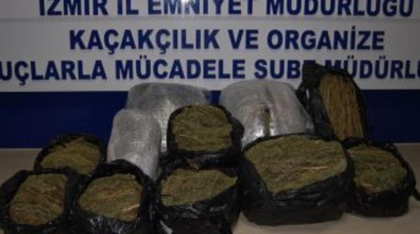 İzmir'de 22 kg. esrar ele ge&ccedil;irildi, 1 kişi g&ouml;zaltında