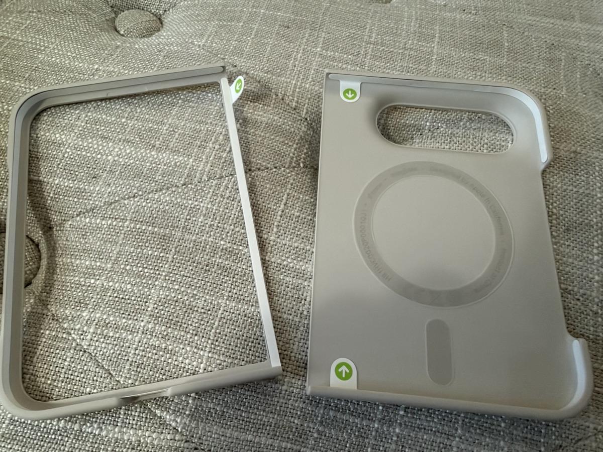 Apple ın iPhone Duo kılıfında şaşırtan yapıştırıcı detayı 1