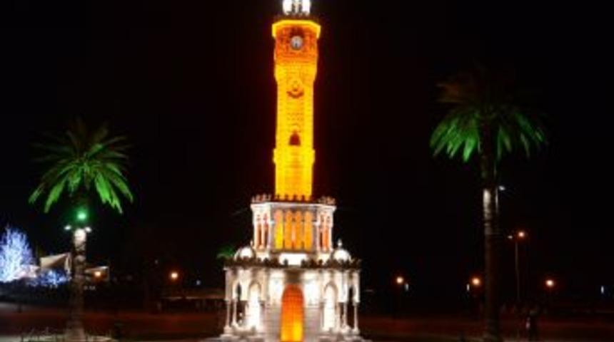 İzmir Saat Kulesi'nin &ccedil;anı 39 yıl sonra &ccedil;almaya başladı