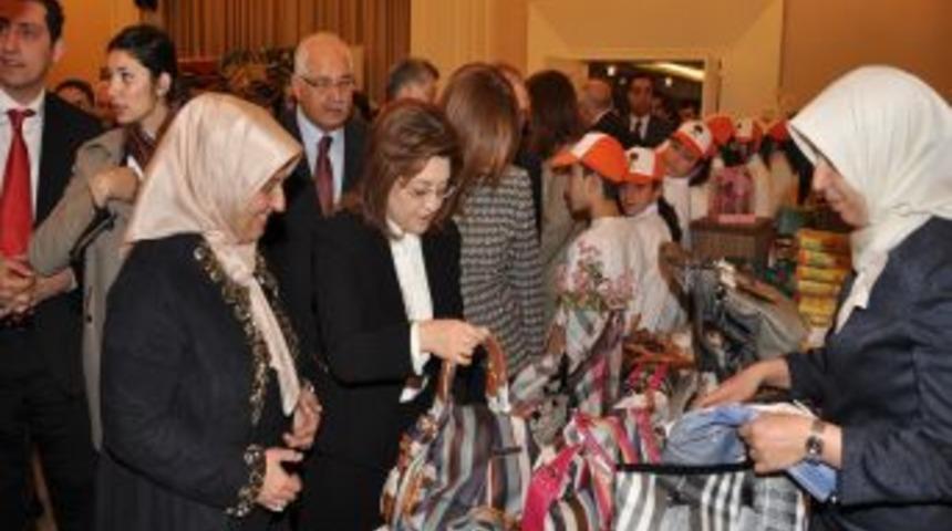 Bakan Şahin&rsquo;e Kur'an-ı Kerim hediye edildi