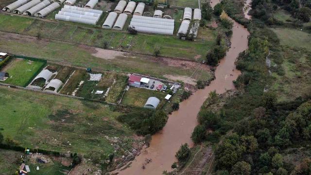 Kocaeli’de sele kapılan 2 kişiyi arama çalışmaları dronla görüntülendi