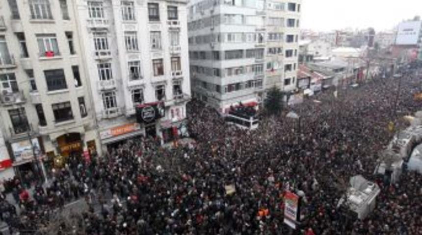 Hrant Dink'i binlerce kişi andı