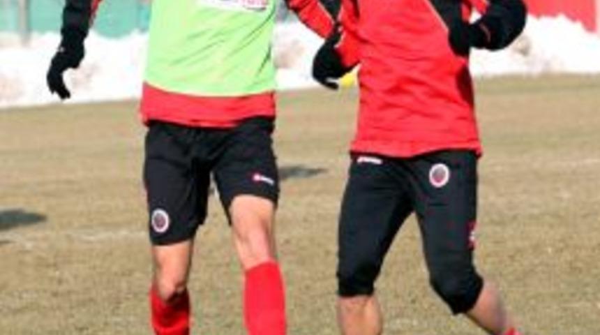 Fuat &Ccedil;apa: Derbi kağıt &uuml;zerinde kolay g&ouml;r&uuml;nse de konsantrasyonumuz iyi olmalı