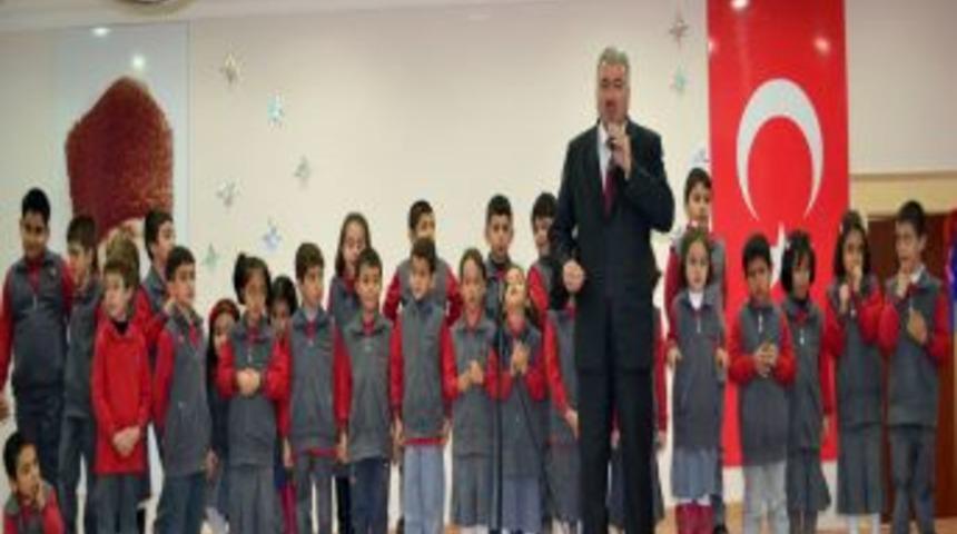 Minik &ouml;ğrencilerden velilere okuma ziyafeti