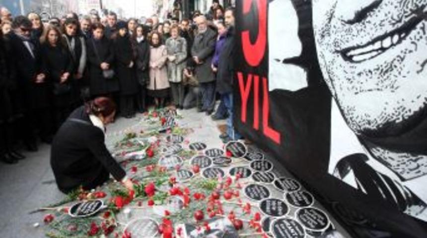 Hrant Dink, &ouml;l&uuml;m&uuml;n&uuml;n 5. yılında anıldı