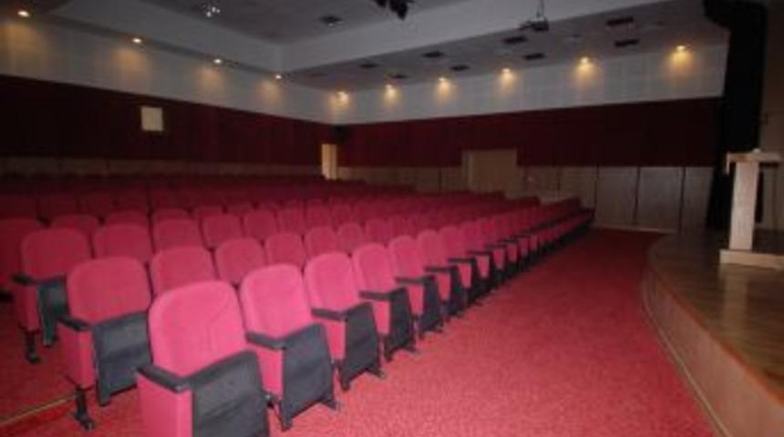 Bağcılar'da 36 okula konferans salonu yapıldı